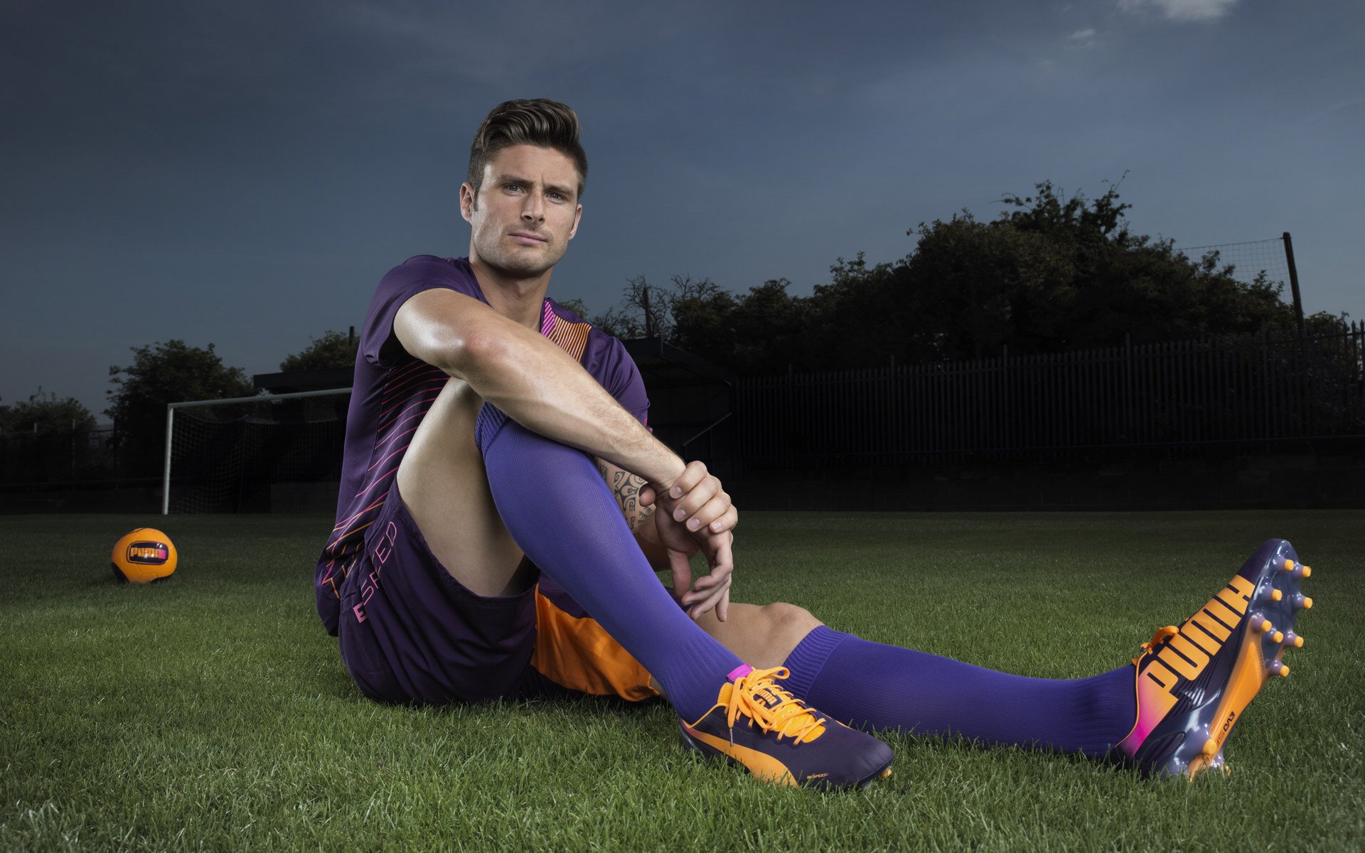 开云APP-法甲主场战，专家讲述战术为何能引领比赛方向的背后逻辑，法甲全场